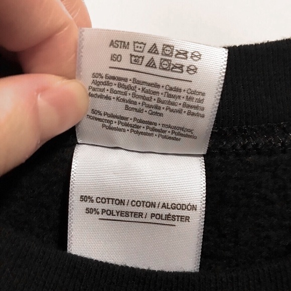 Black sweatshirt from Gildan - Picture 2 of 6